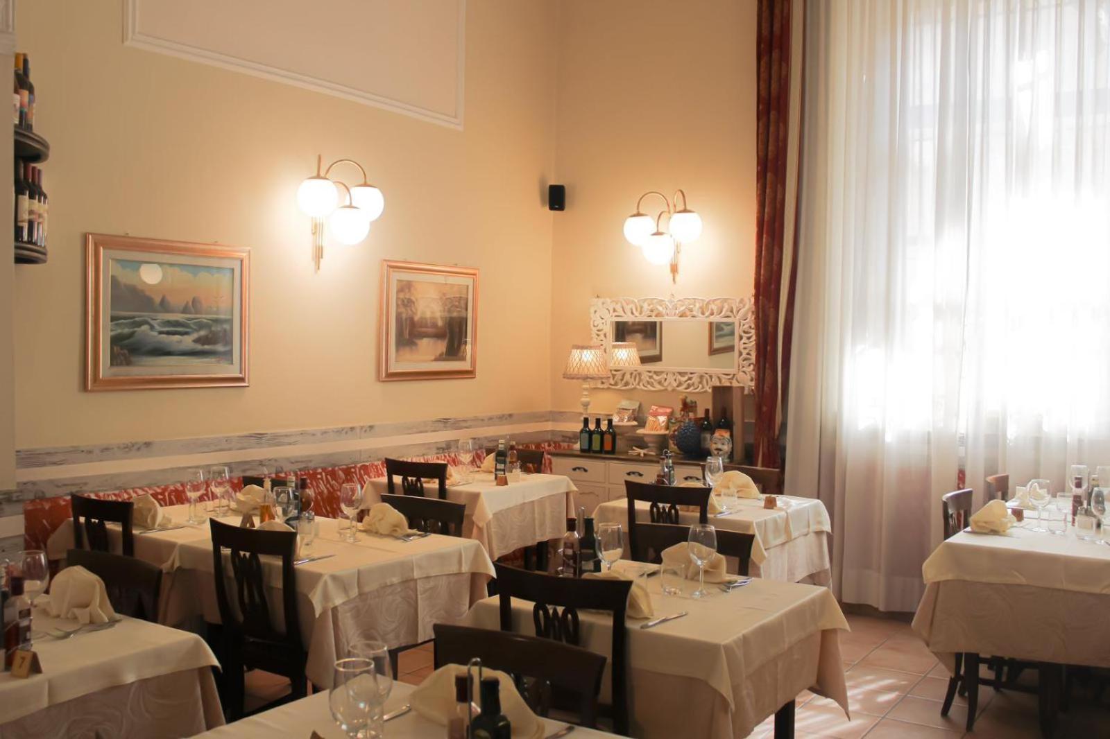 Hotel Sicilia Милан Экстерьер фото