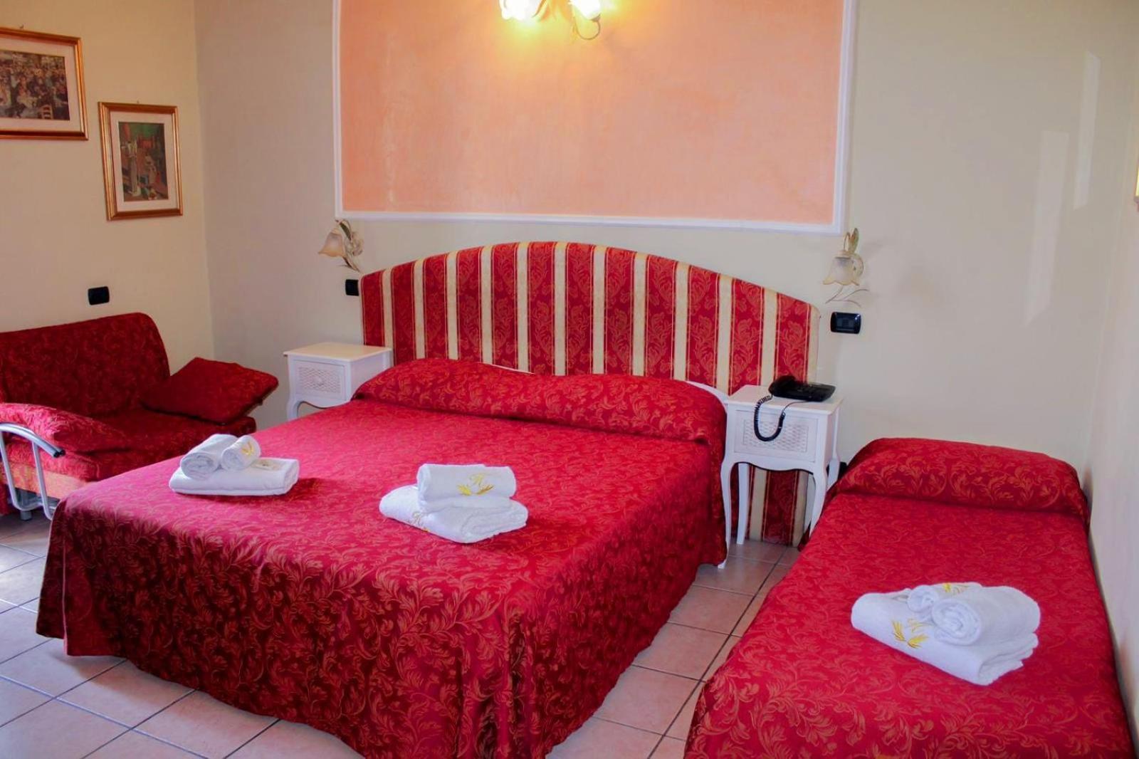 Hotel Sicilia Милан Экстерьер фото