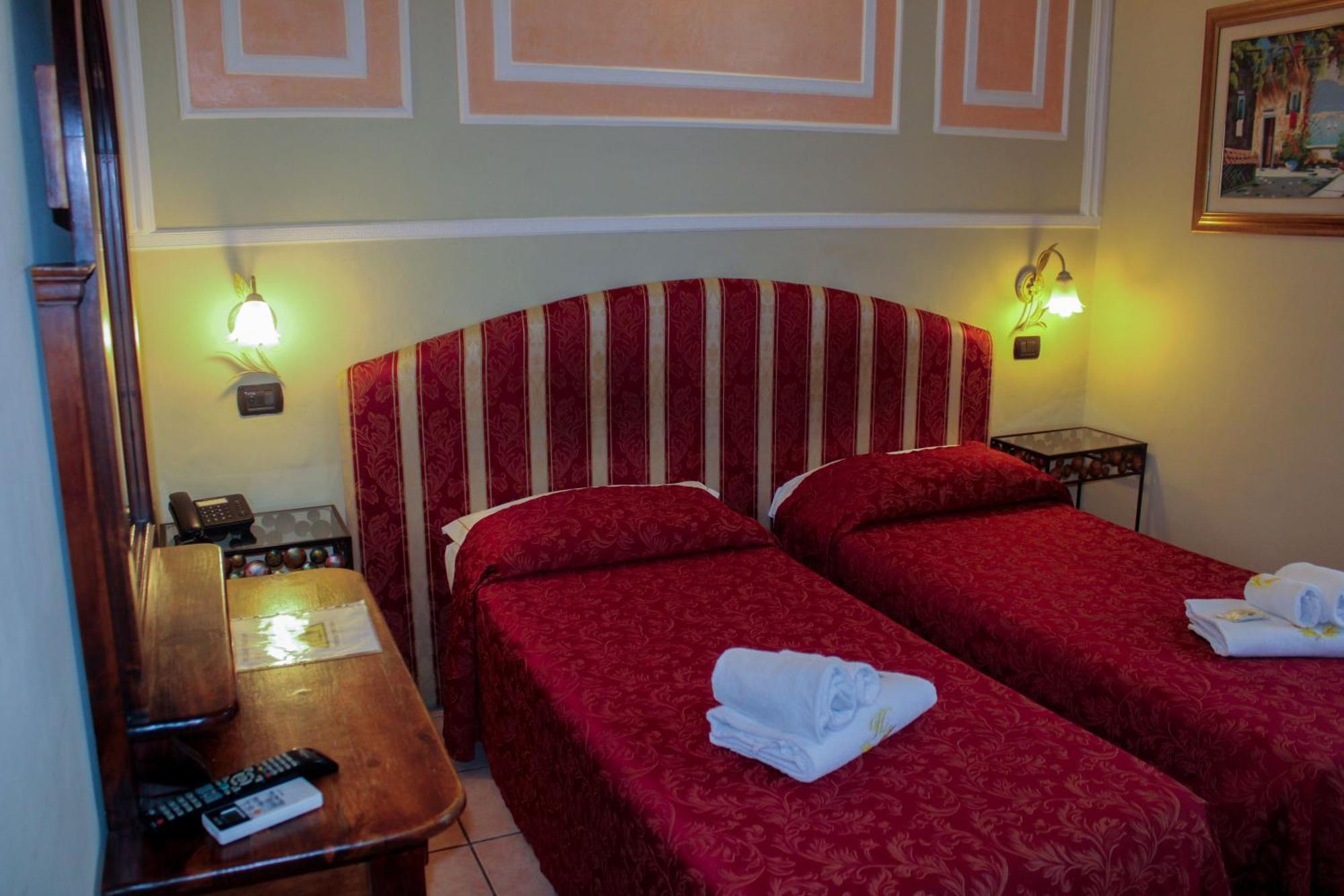Hotel Sicilia Милан Экстерьер фото