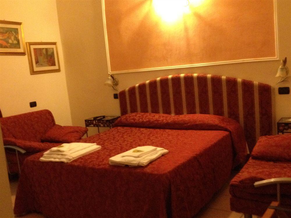 Hotel Sicilia Милан Экстерьер фото