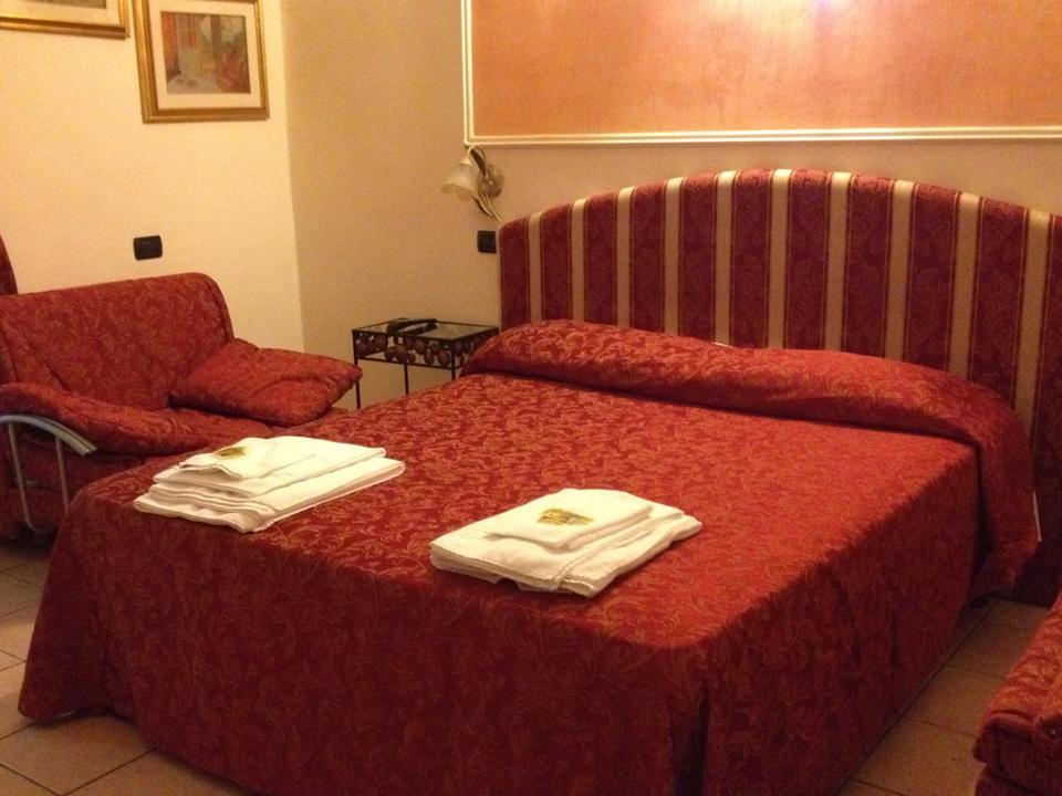 Hotel Sicilia Милан Экстерьер фото