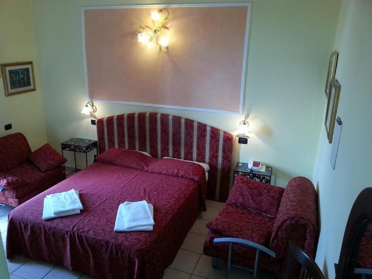 Hotel Sicilia Милан Экстерьер фото